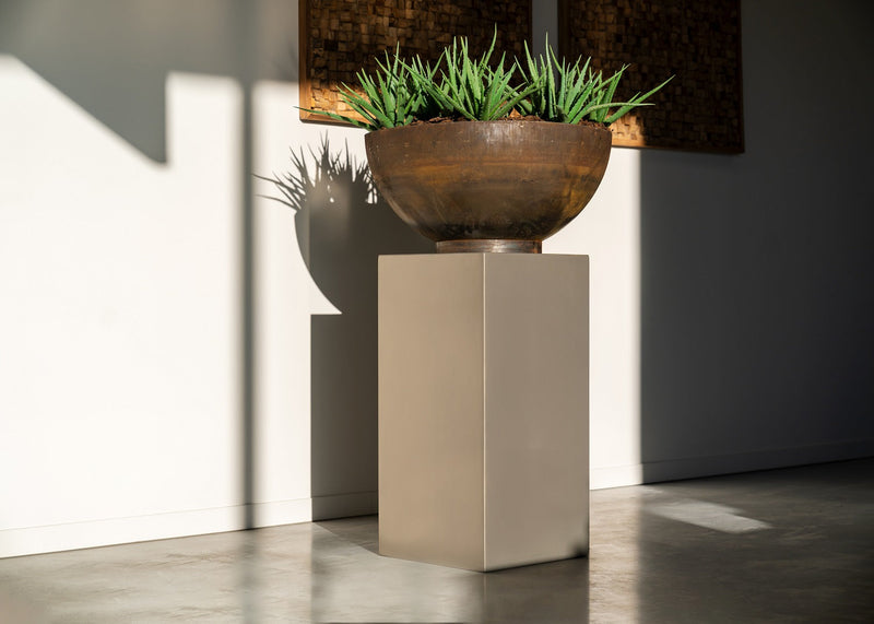 Sfeer aluminium sokkel met corten schaal