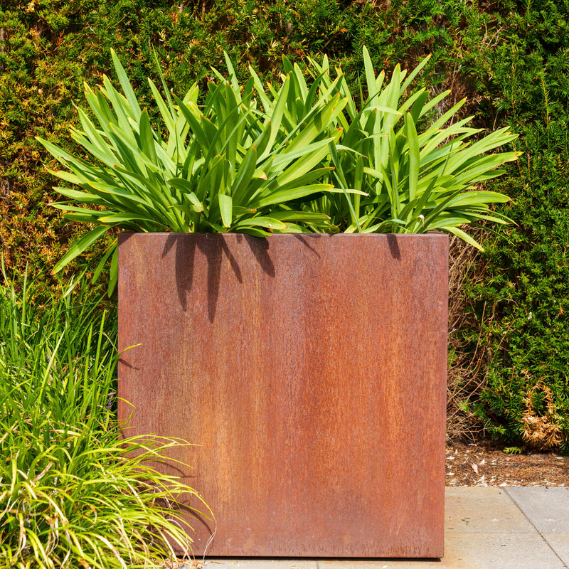 Cortenstahl Pflanzkübel CARREZ mit Boden | 100 x 40 x 80 cm