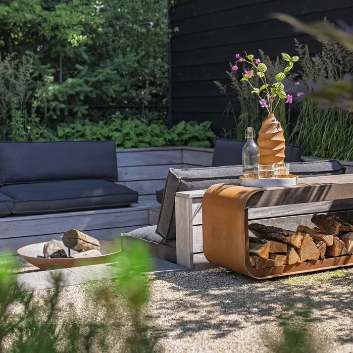 SERRA Seat – Cortenstahl Holzlager mit Sitzfläche | 100 × 40 × 180 cm