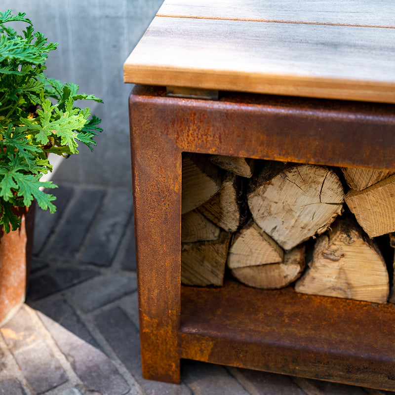 LOGG Holzlager mit Sitzfläche | 120 x 40 x 43 cm