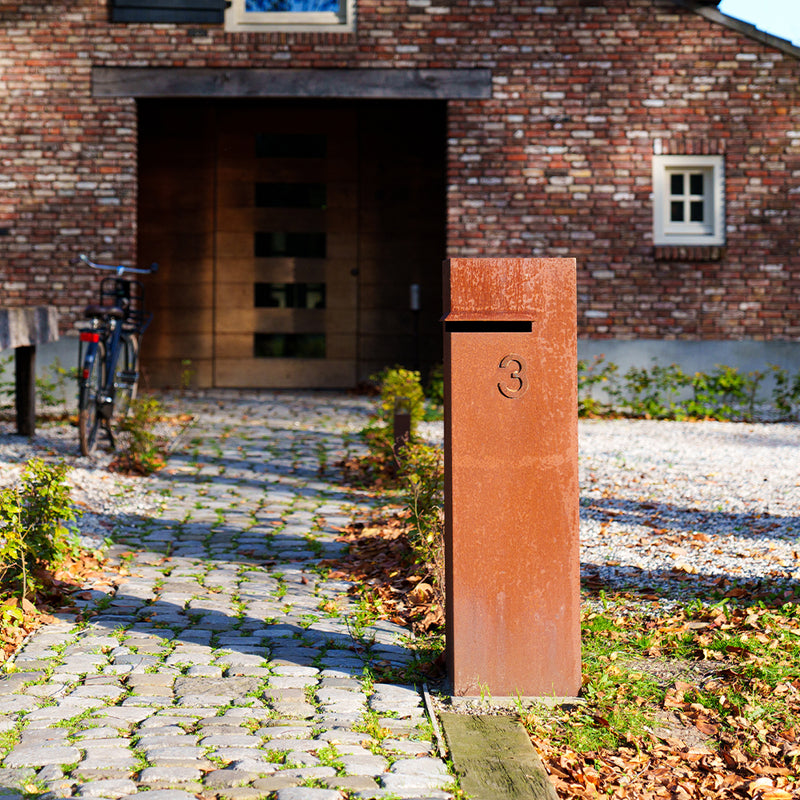 Cortenstahl Briefkasten IVAR | 35 x 35 x 120 cm