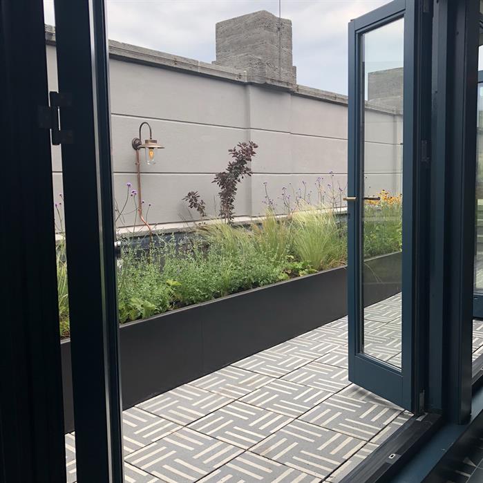 Aluminium keerwand smalle bovenrand