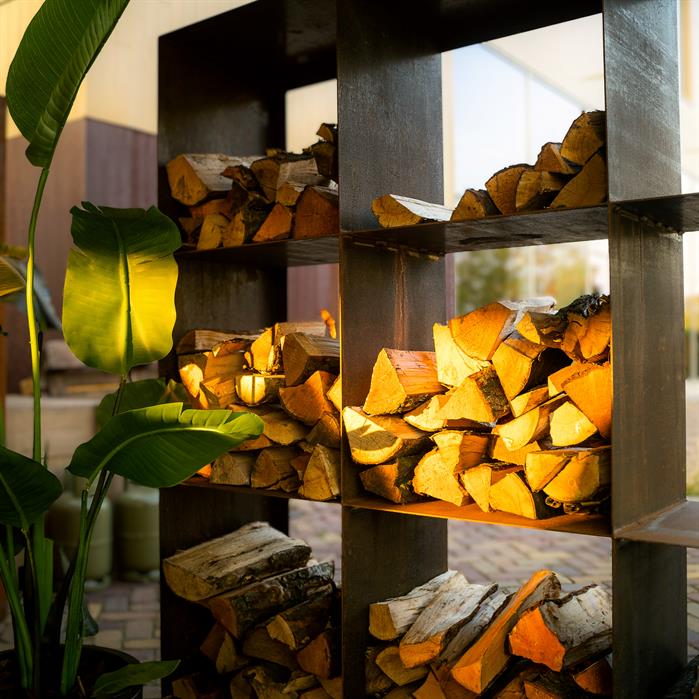 LOGG QUAD Holzlager – Cortenstahl | 150 × 40 × 150 cm