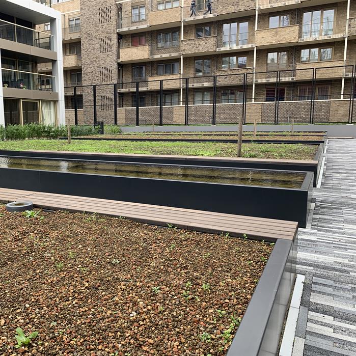 Aluminium keerwand smalle bovenrand